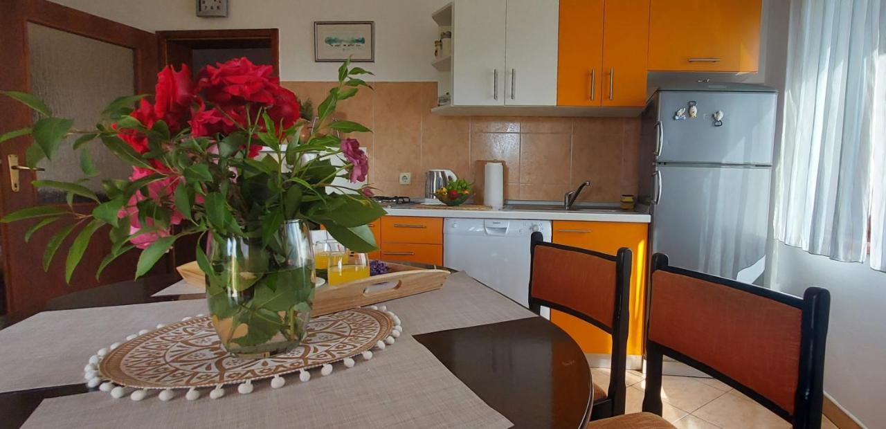 Holiday House And Apartments Vale Дуга Реса Екстериор снимка