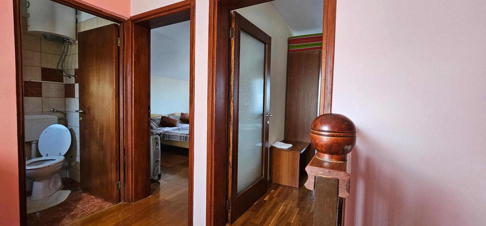Holiday House And Apartments Vale Дуга Реса Екстериор снимка